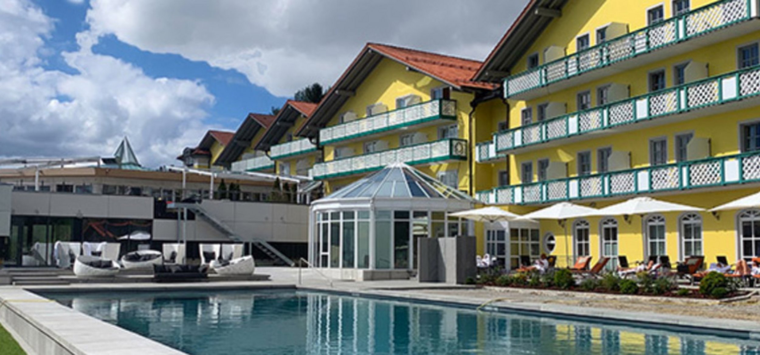 Sports and wellness hotel “Angerhof” in St. Englmar with large natural pool